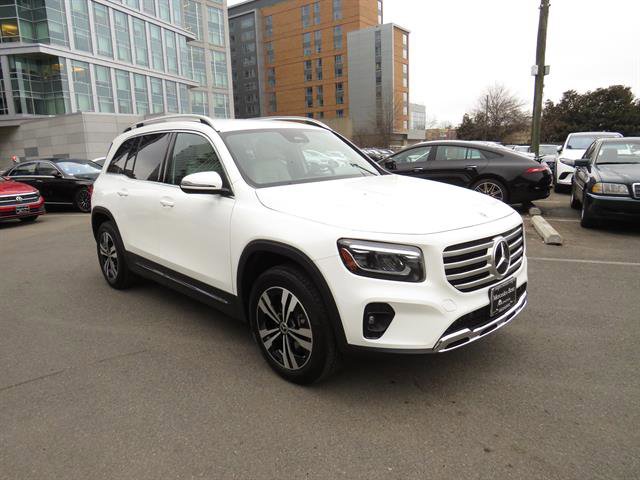 Used 2025 Mercedes-Benz GLB 250 4MATIC image 5