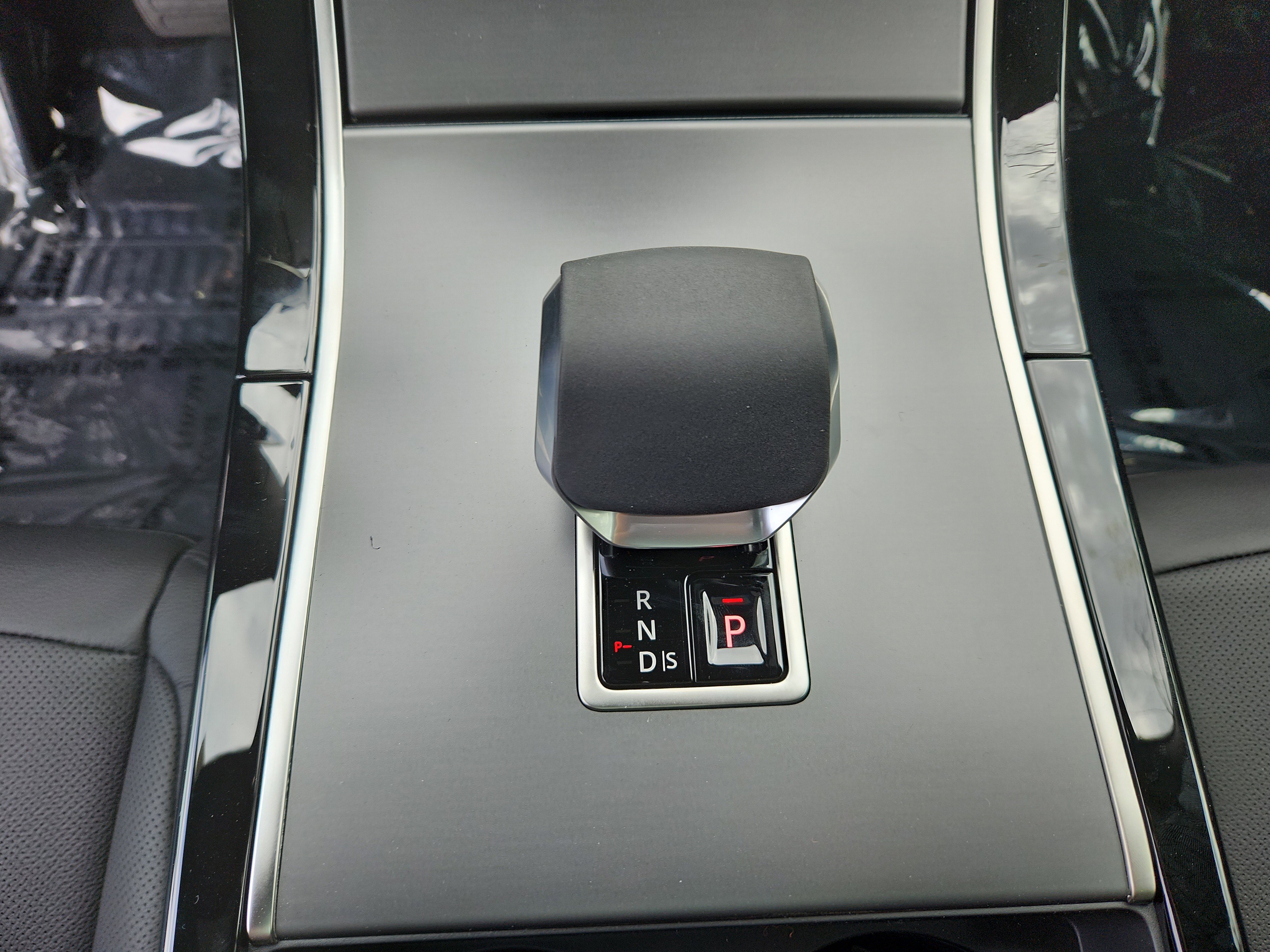 New 2026 Land Rover Range Rover Evoque S image 16