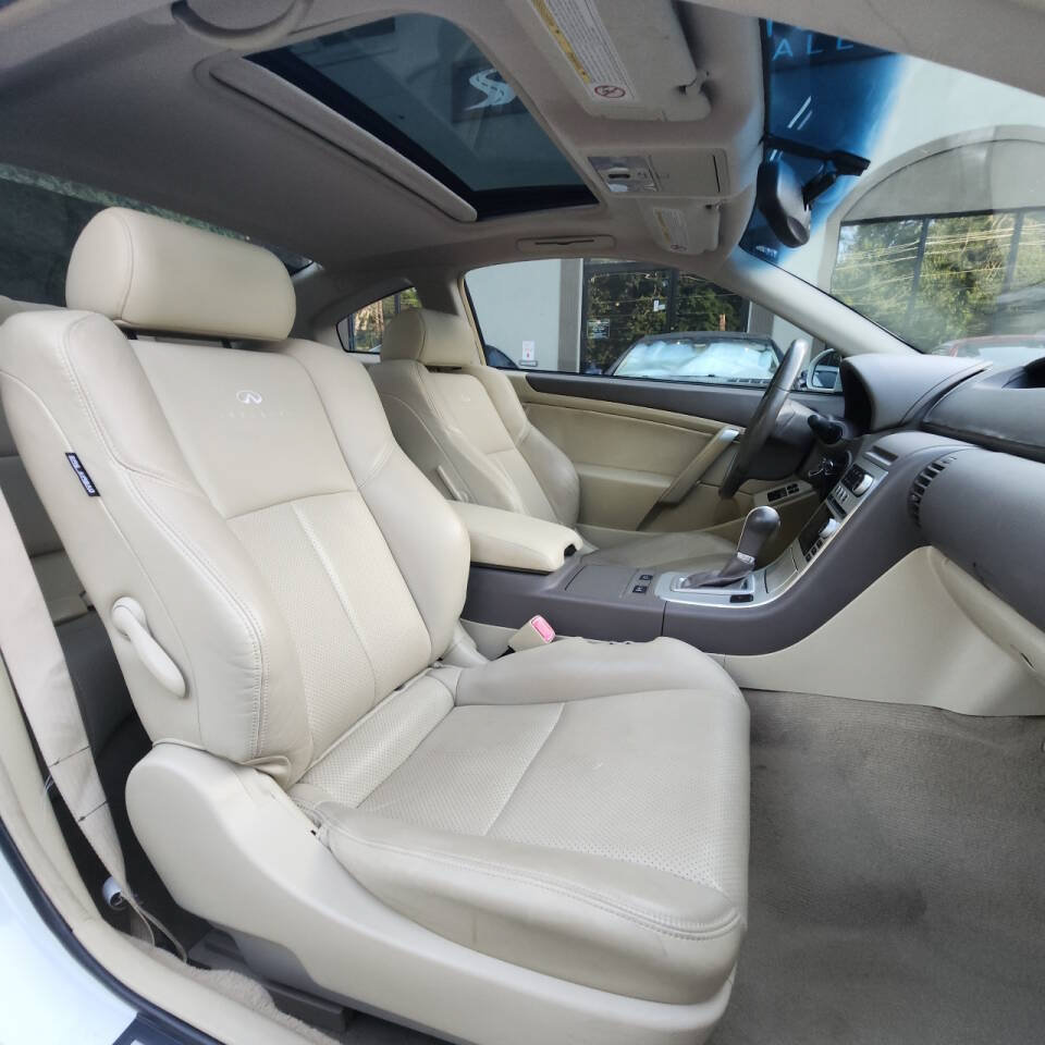 Used 2005 INFINITI G35 Coupe w/ (P01) Premium Pkg RWD image 13