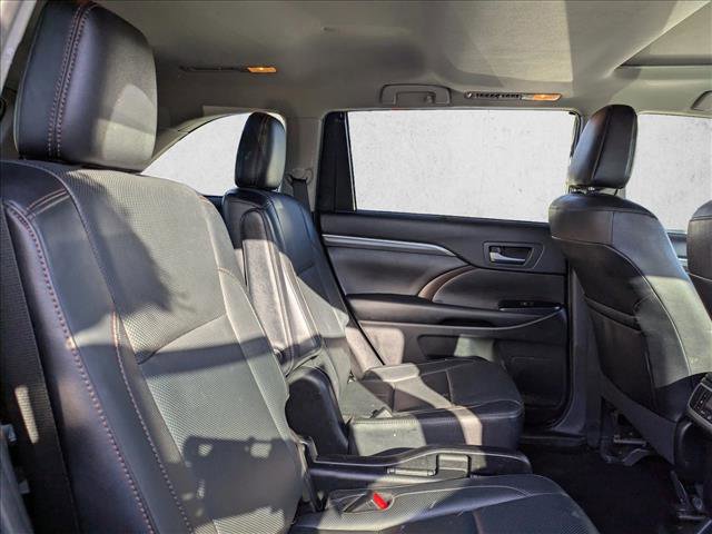 Used 2019 Toyota Highlander Limited image 28