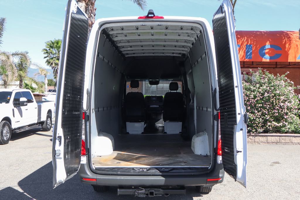 Used 2024 Mercedes-Benz Sprinter 2500 w/ Acoustic Package image 8