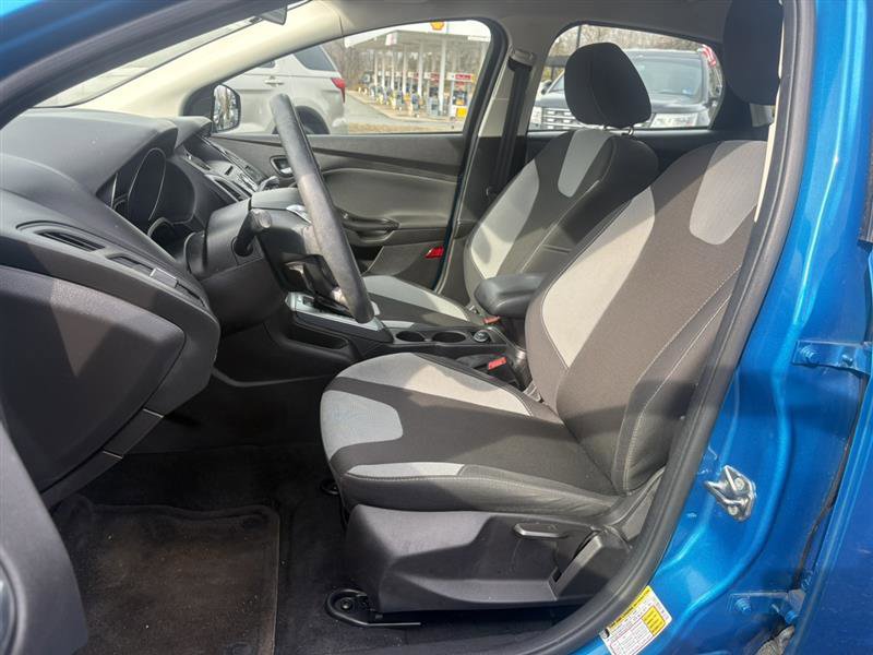 Used 2014 Ford Focus SE w/ SE Sport Package image 7