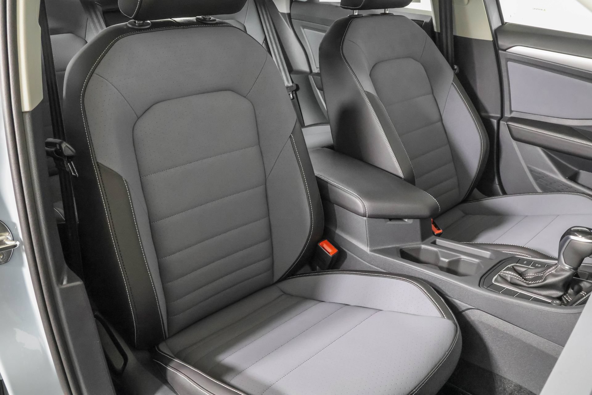 Used 2026 Volkswagen Jetta SE FWD image 43
