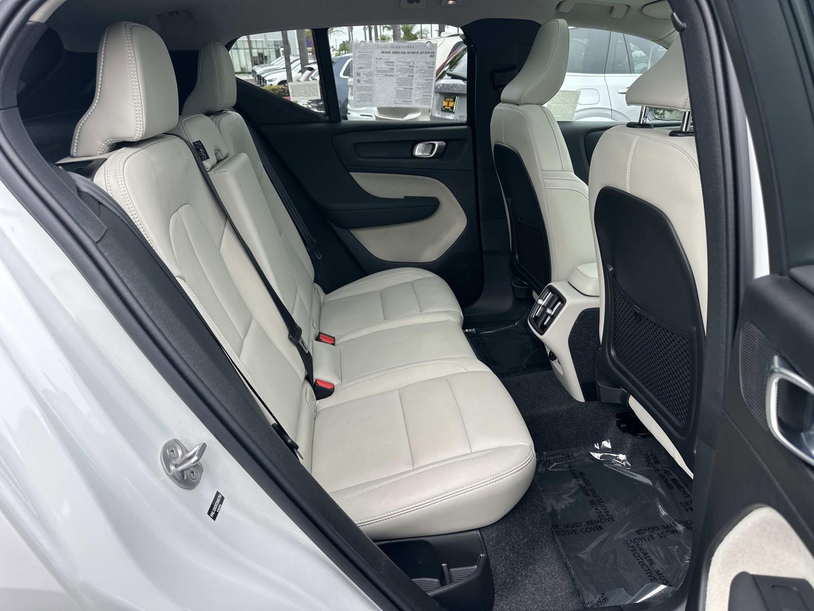 Certified 2026 Volvo XC40 B5 Plus w/ Protection Package Premier image 25