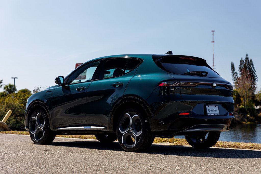 New 2026 Alfa Romeo Tonale w/ Active Assist Package AWD/4WD image 5
