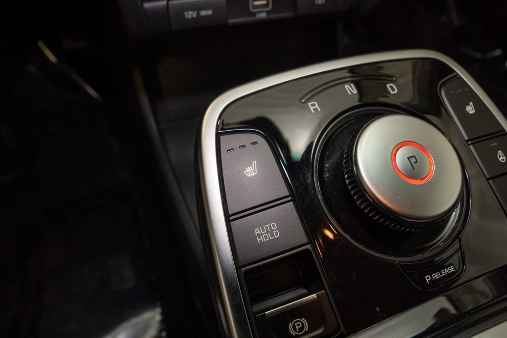 Used 2021 Kia Niro EX w/ Cold Weather Package image 16