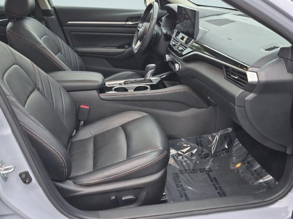 Used 2024 Nissan Altima 2.5 SR w/ SR Premium Package AWD/4WD image 32