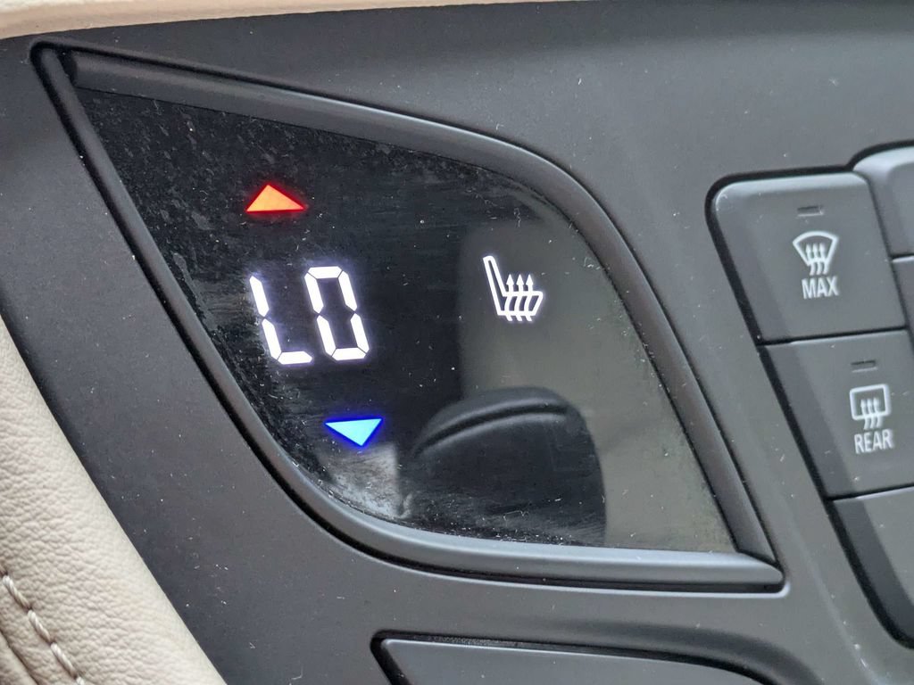 Used 2017 Buick Envision Essence FWD image 24