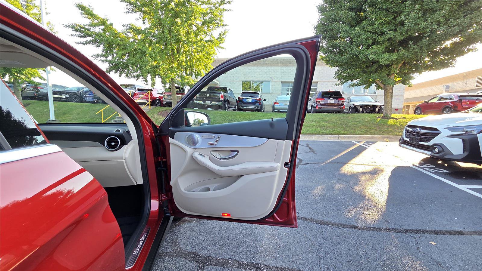 Used 2017 Mercedes-Benz GLC 300 4MATIC image 30