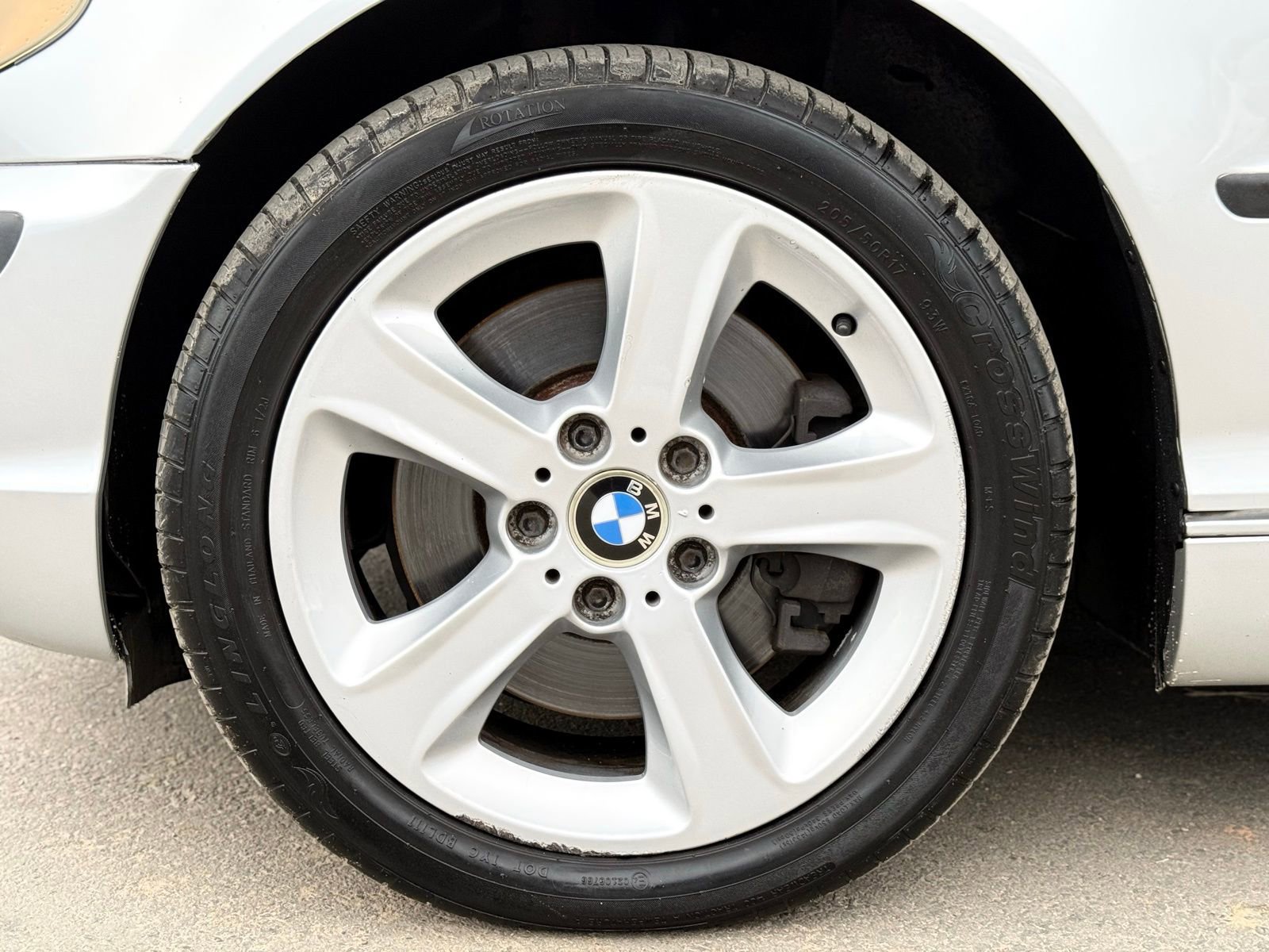 Used 2005 BMW 330xi Sedan image 14