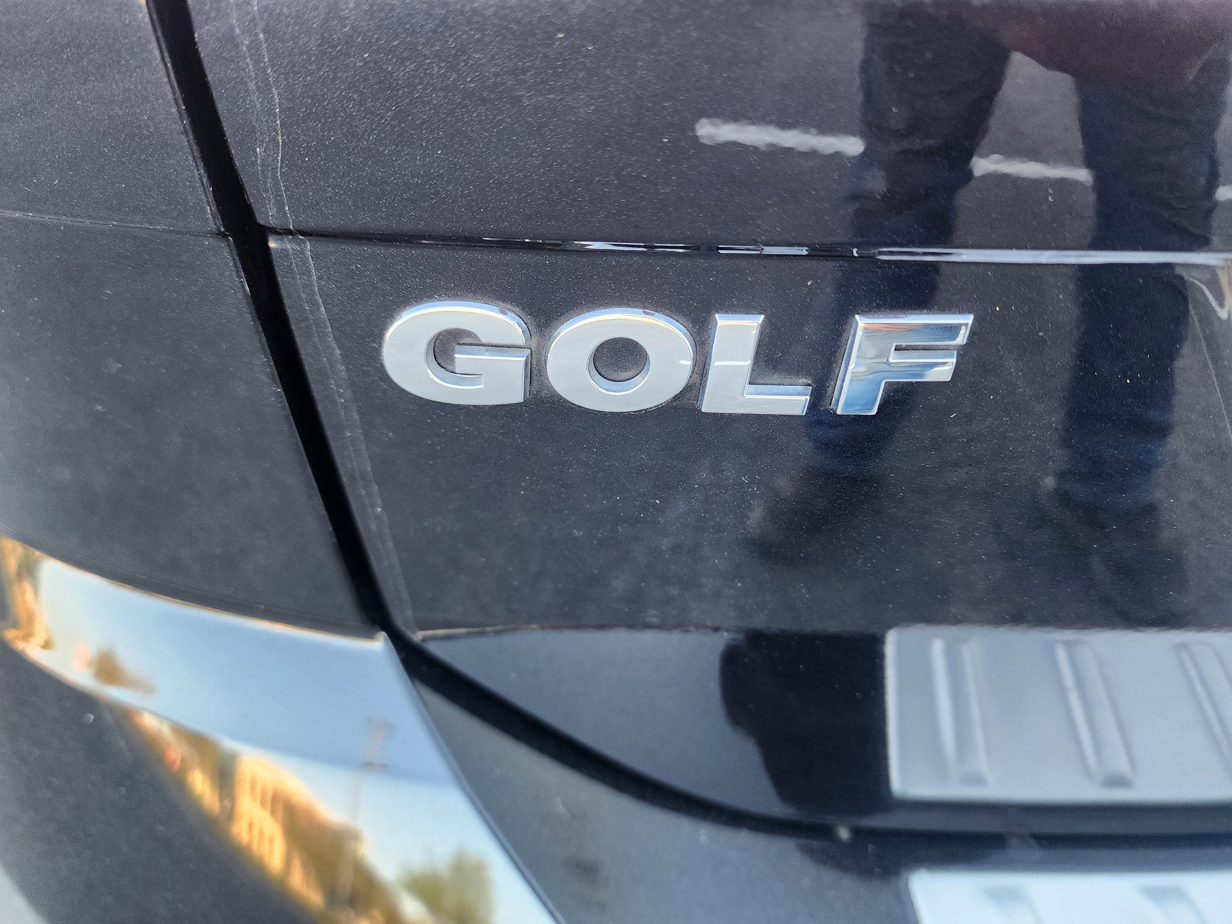 Used 2019 Volkswagen Golf S image 9