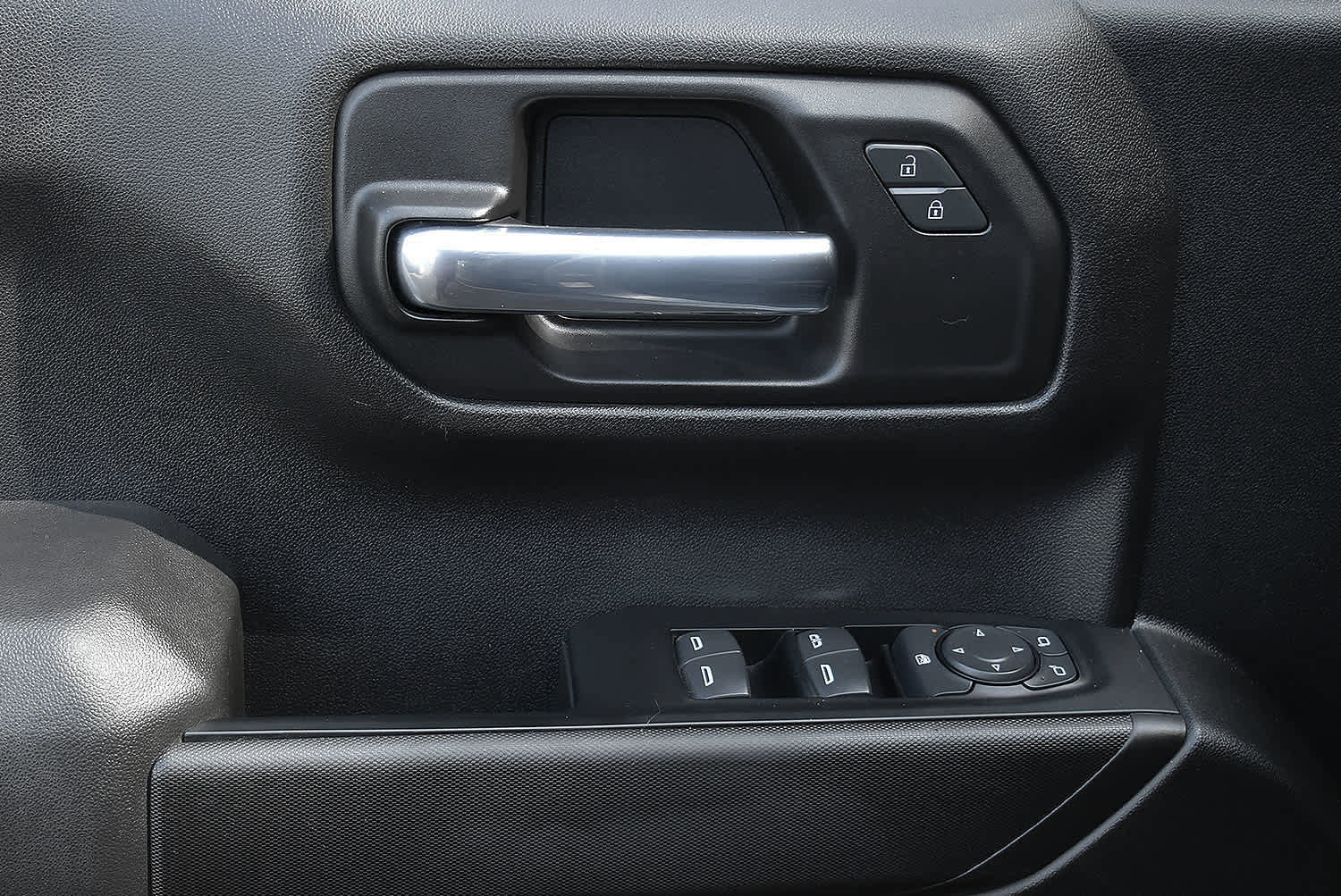 Used 2021 Chevrolet Silverado 1500 Custom AWD/4WD image 13