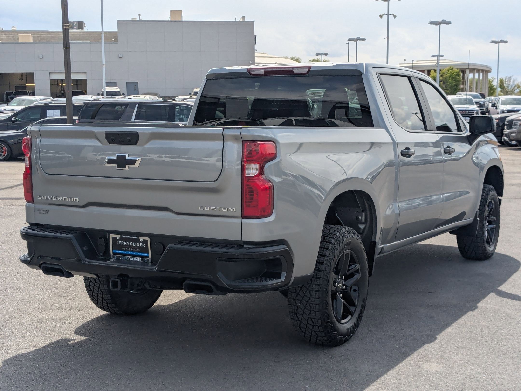 Certified 2025 Chevrolet Silverado 1500 Custom Trail Boss w/ LPO, Dark Essentials Package image 6