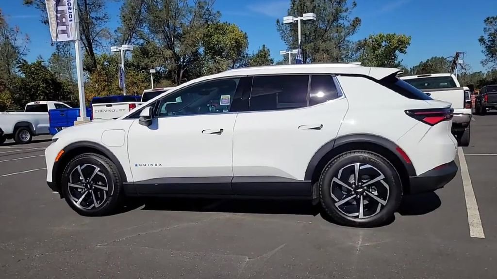 New 2026 Chevrolet Equinox EV LT image 6