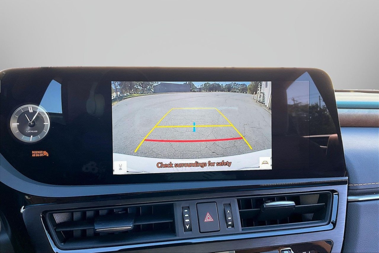 Used 2025 Lexus ES 300h w/ Premium Package FWD image 14