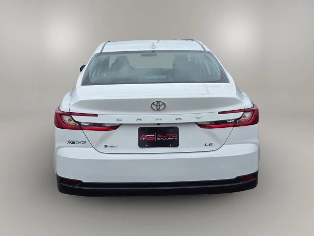 Used 2025 Toyota Camry LE image 5