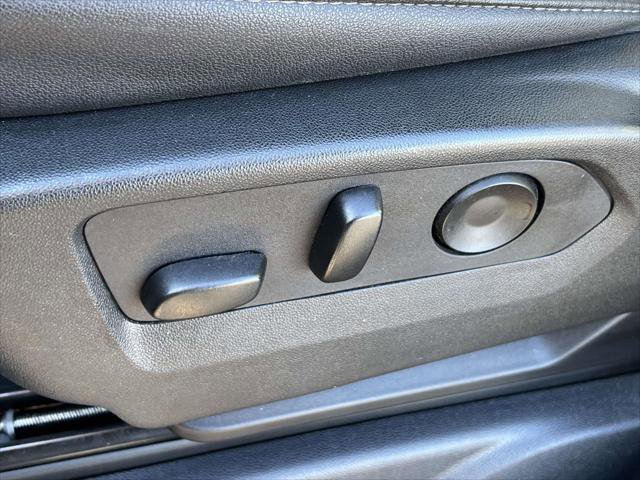 Used 2024 Chevrolet Suburban LT image 19