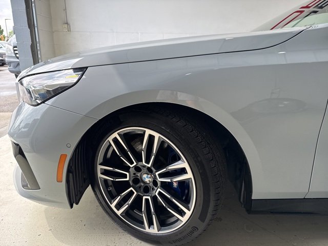 Used 2024 BMW 540i xDrive w/ M Sport Package image 12