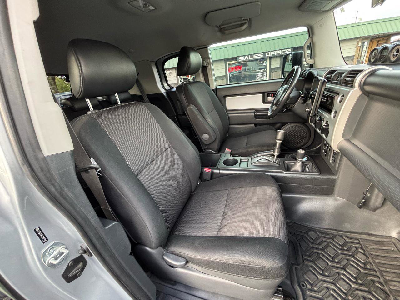 Used 2007 Toyota FJ Cruiser 4WD image 11