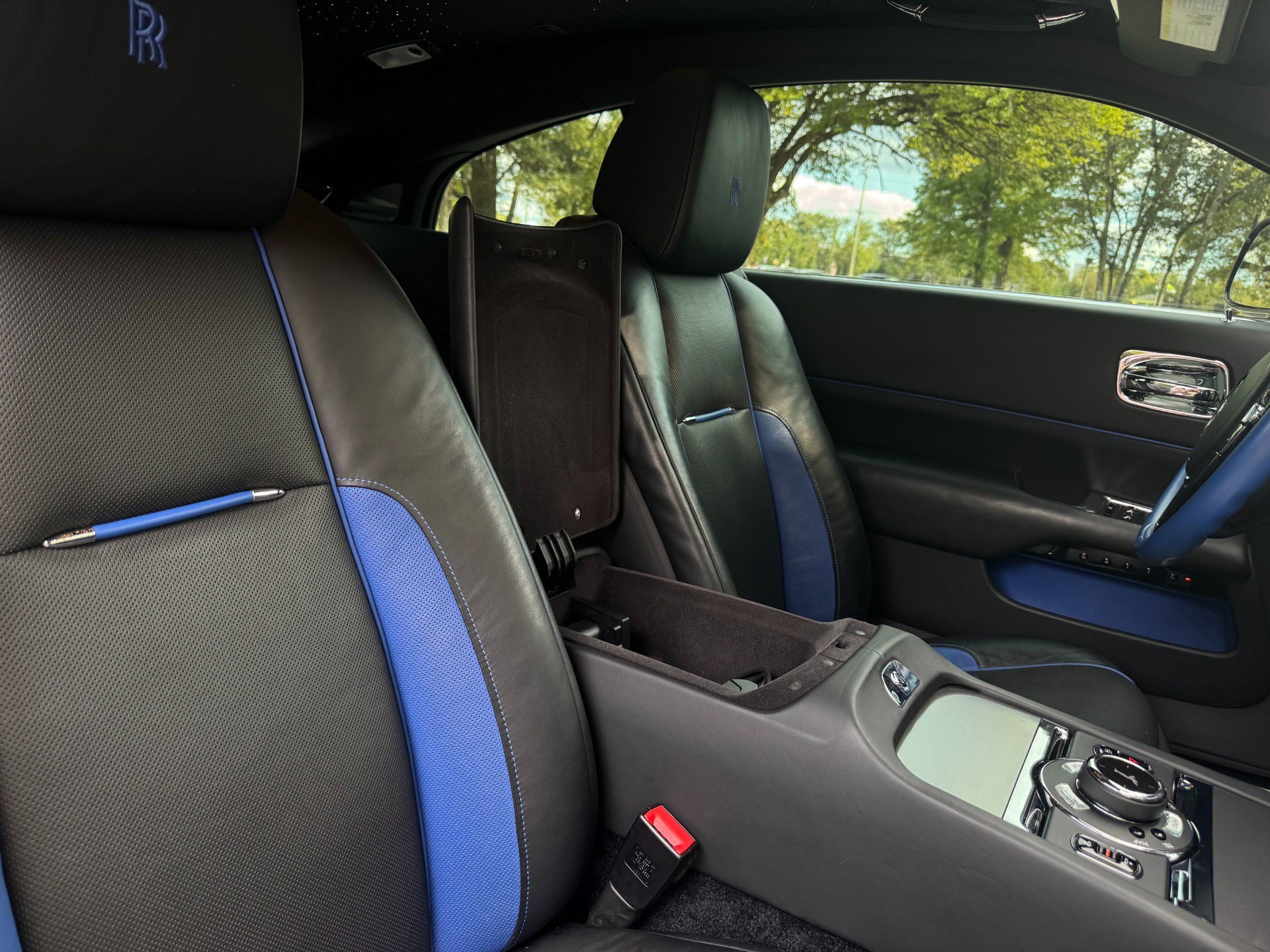 Used 2016 Rolls-Royce Wraith RWD image 41