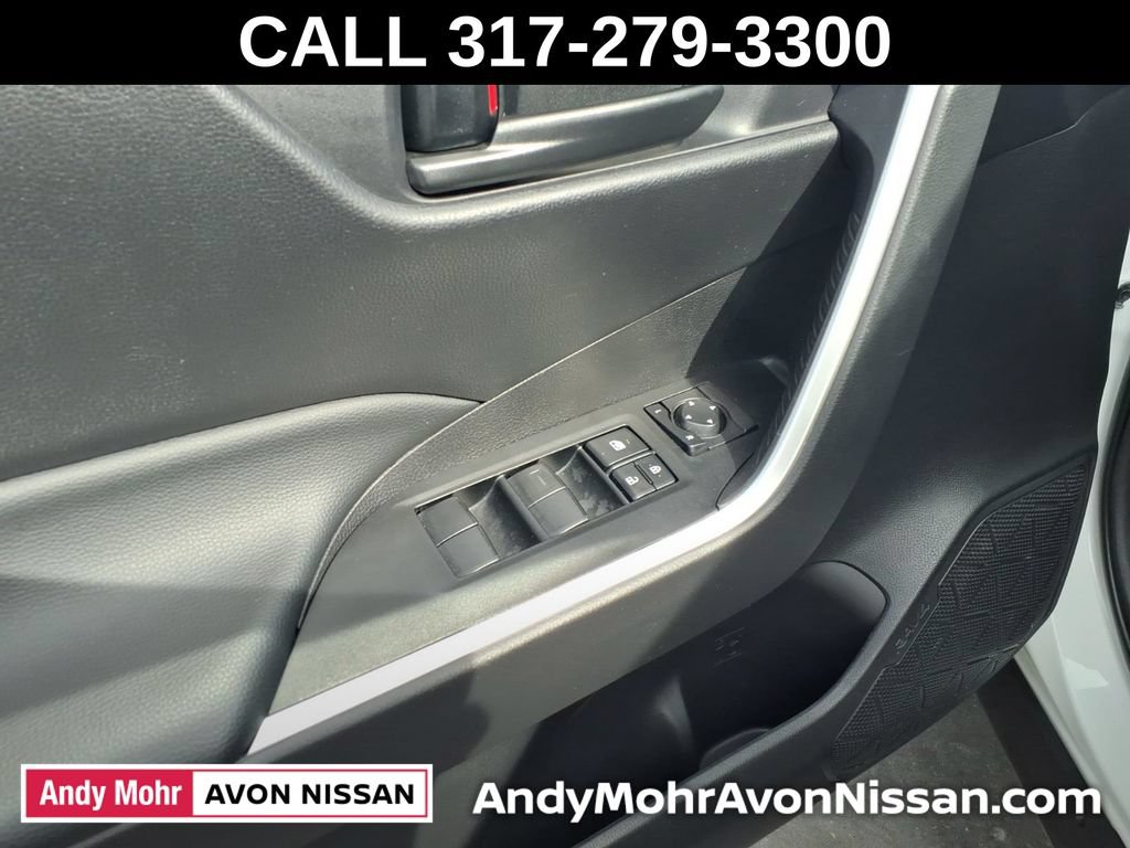 Used 2025 Toyota RAV4 LE AWD/4WD image 16