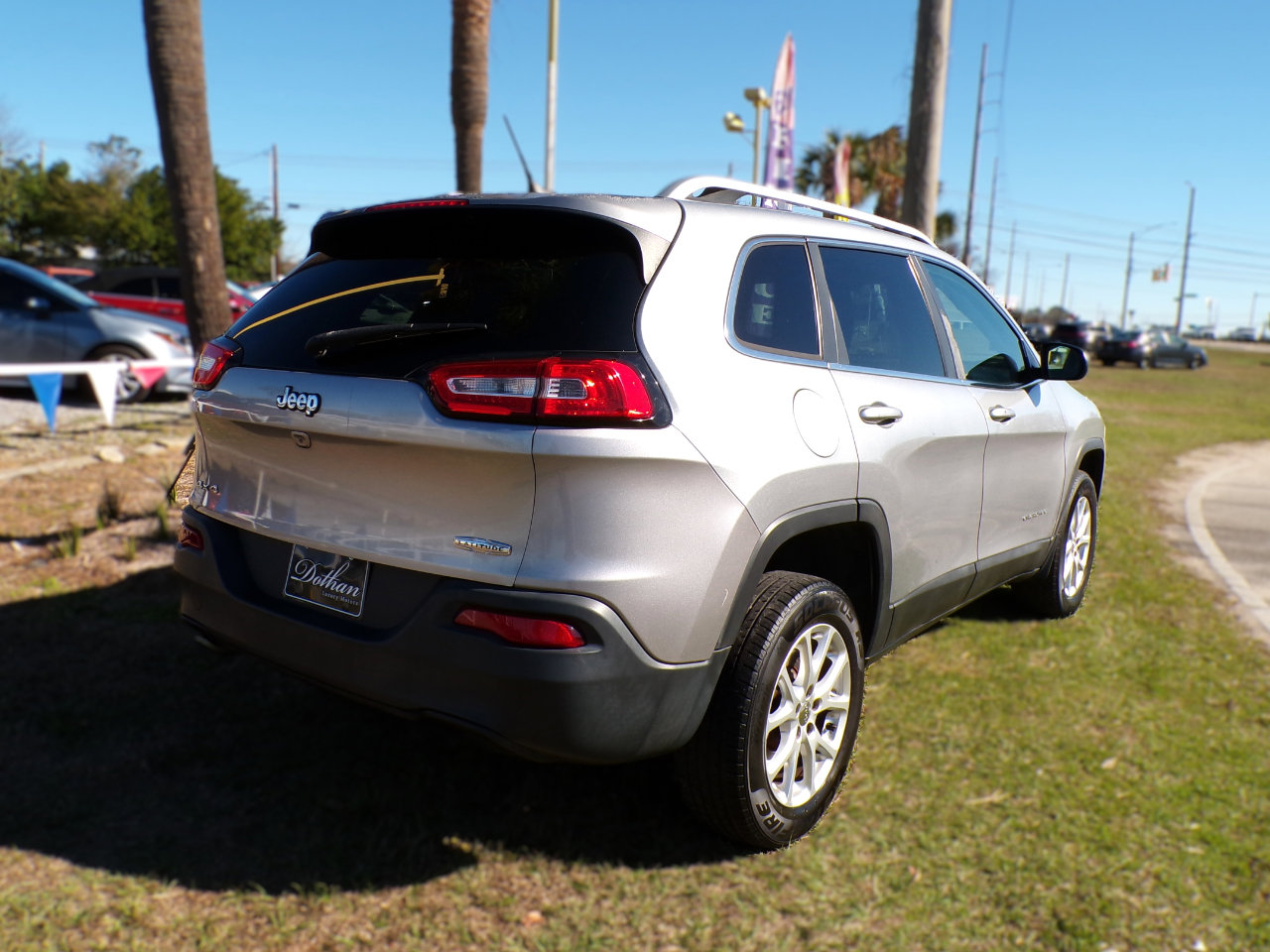 Used 2014 Jeep Cherokee Latitude w/ Comfort/Convenience Group image 7