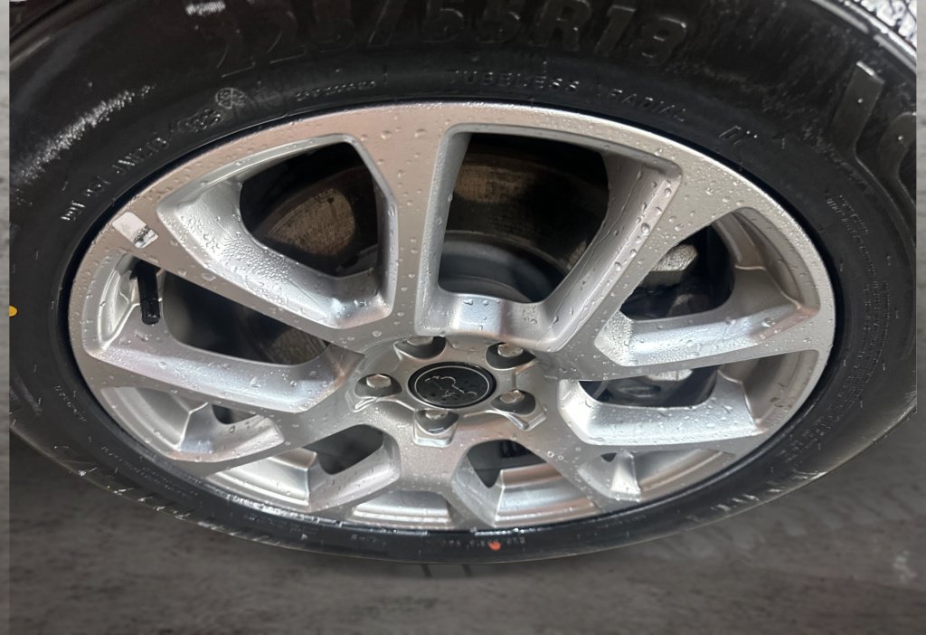 Used 2025 Jeep Compass Limited AWD/4WD image 17