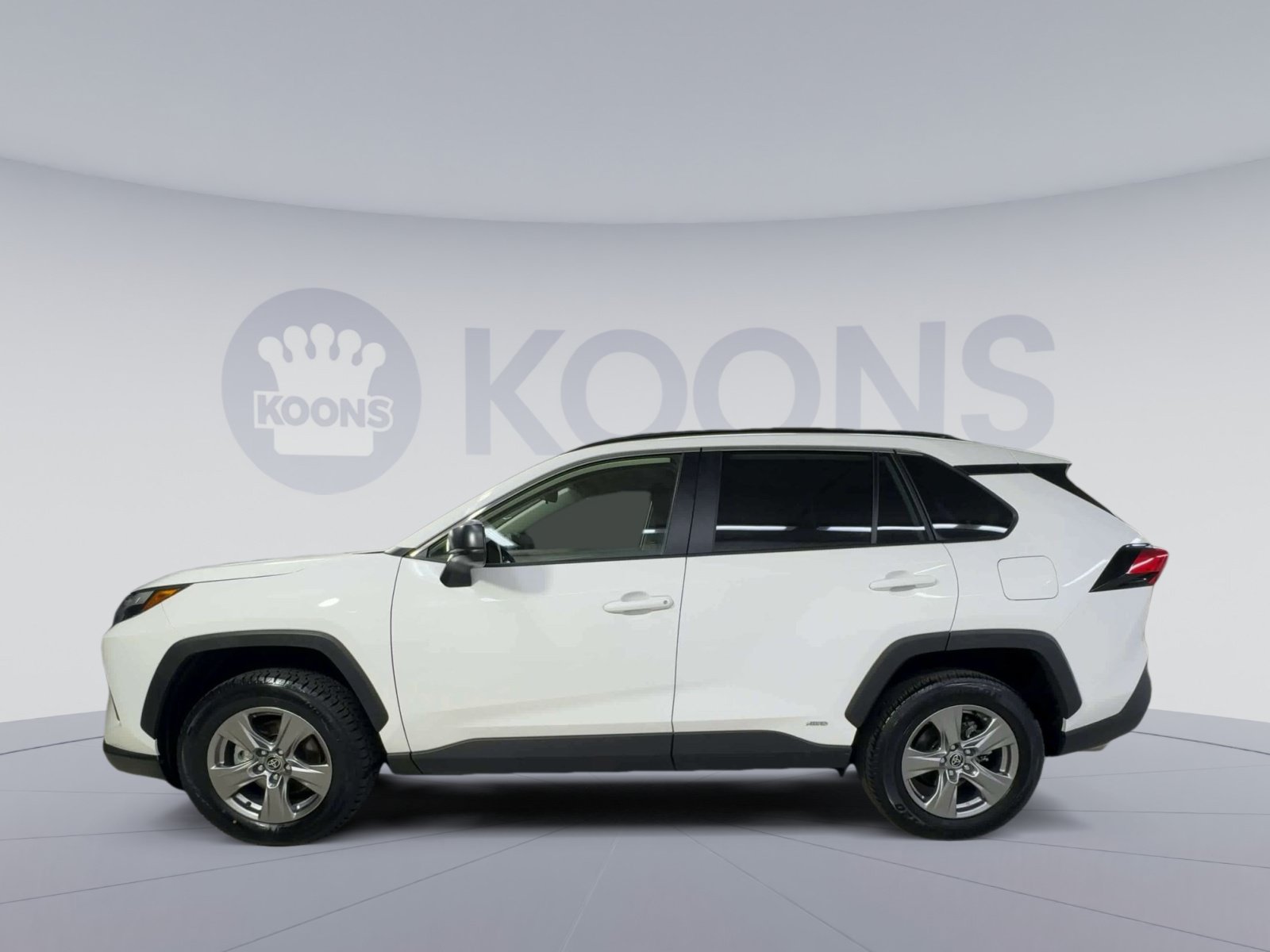 Used 2025 Toyota RAV4 LE AWD/4WD image 7