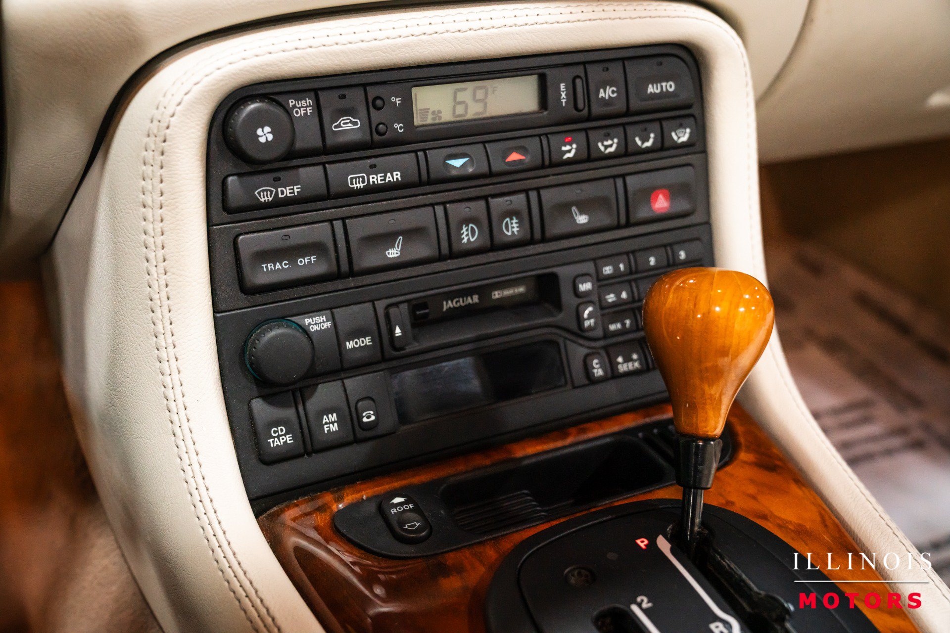 Used 2002 Jaguar XK8 Convertible RWD image 23
