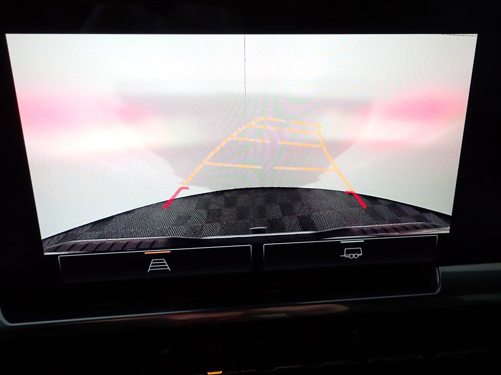 Used 2023 GMC Sierra 1500 SLT w/ SLT Premium Package image 3