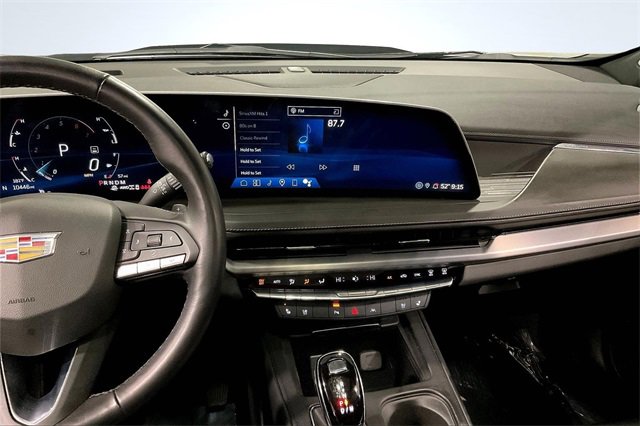 Used 2024 Cadillac XT4 Premium Luxury image 6