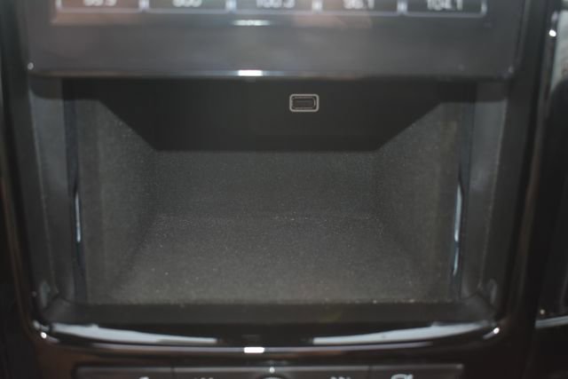 Used 2019 Chevrolet Traverse RS image 32