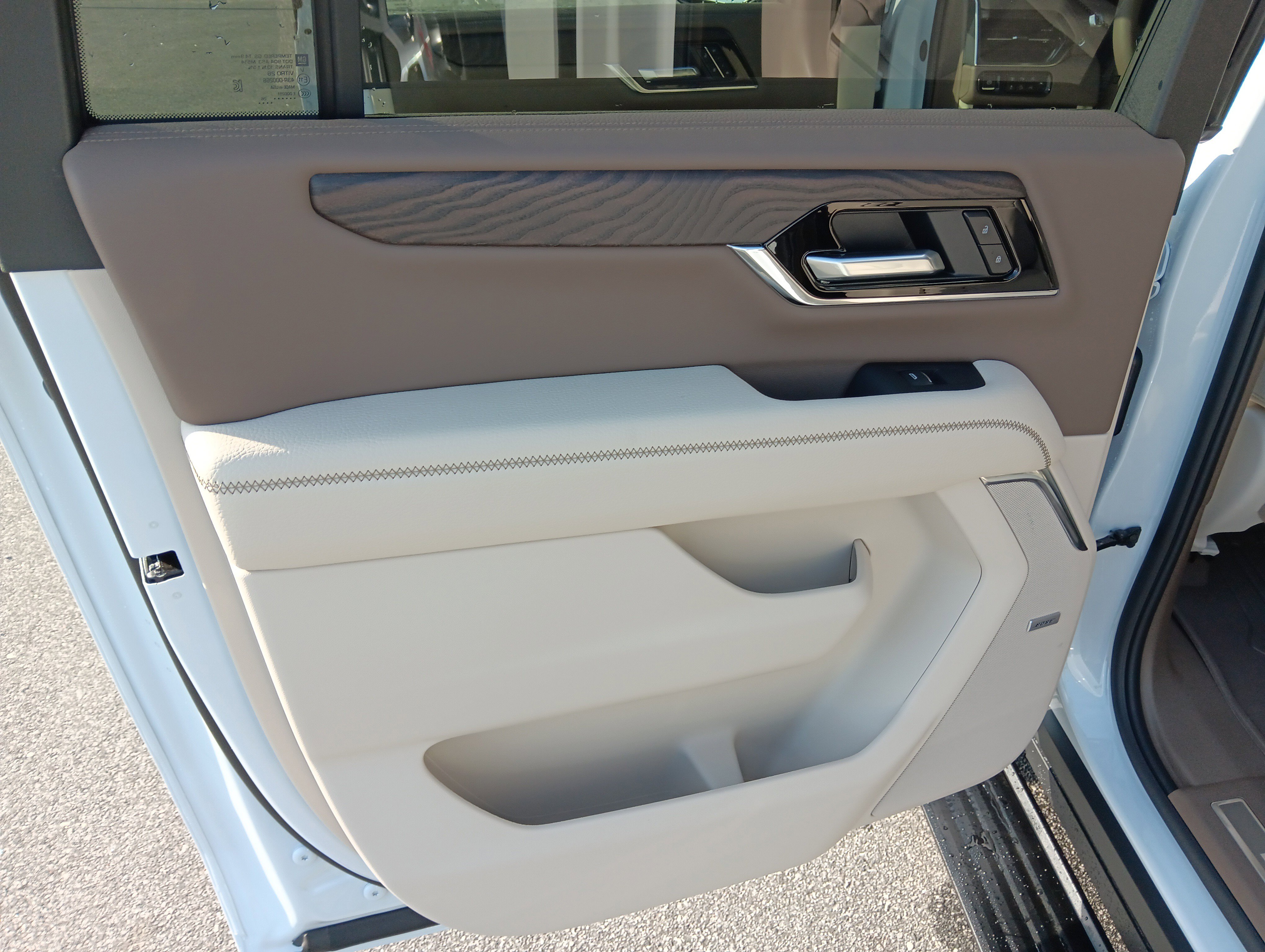 New 2026 GMC Yukon XL Denali image 13