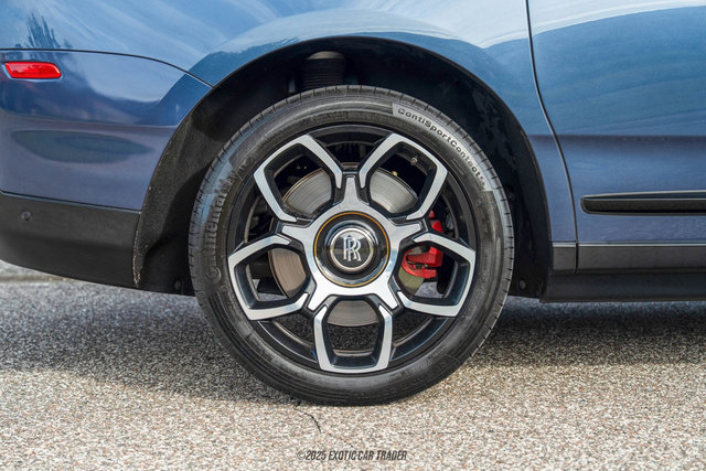 Used 2023 Rolls-Royce Cullinan Black Badge w/ Leather Finishing Pack image 59