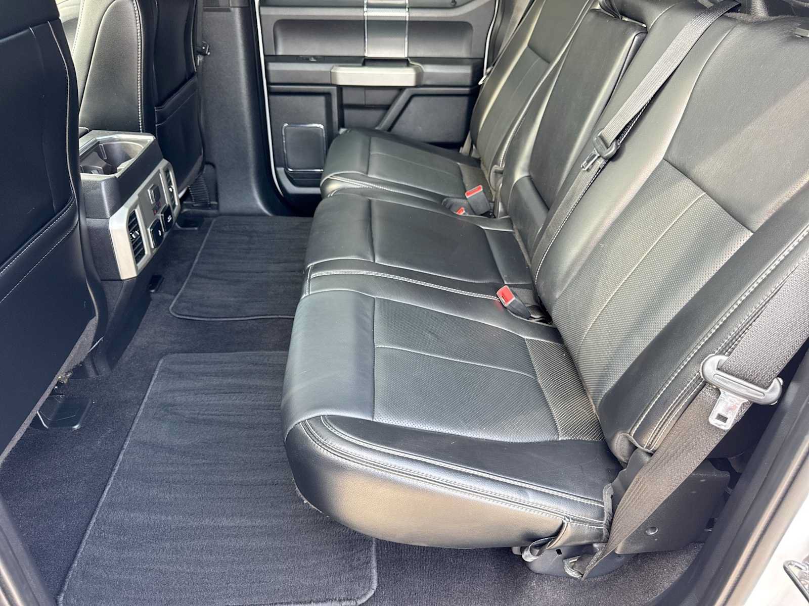 Used 2019 Ford F150 Lariat w/ Equipment Group 502A Luxury AWD/4WD image 19
