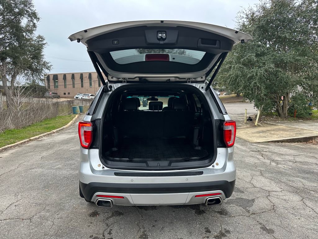 Used 2016 Ford Explorer Platinum image 36