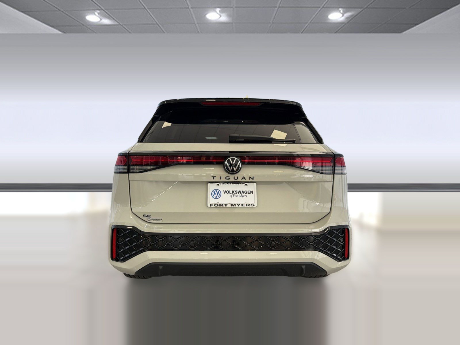 New 2026 Volkswagen Tiguan SE R-Line FWD image 10