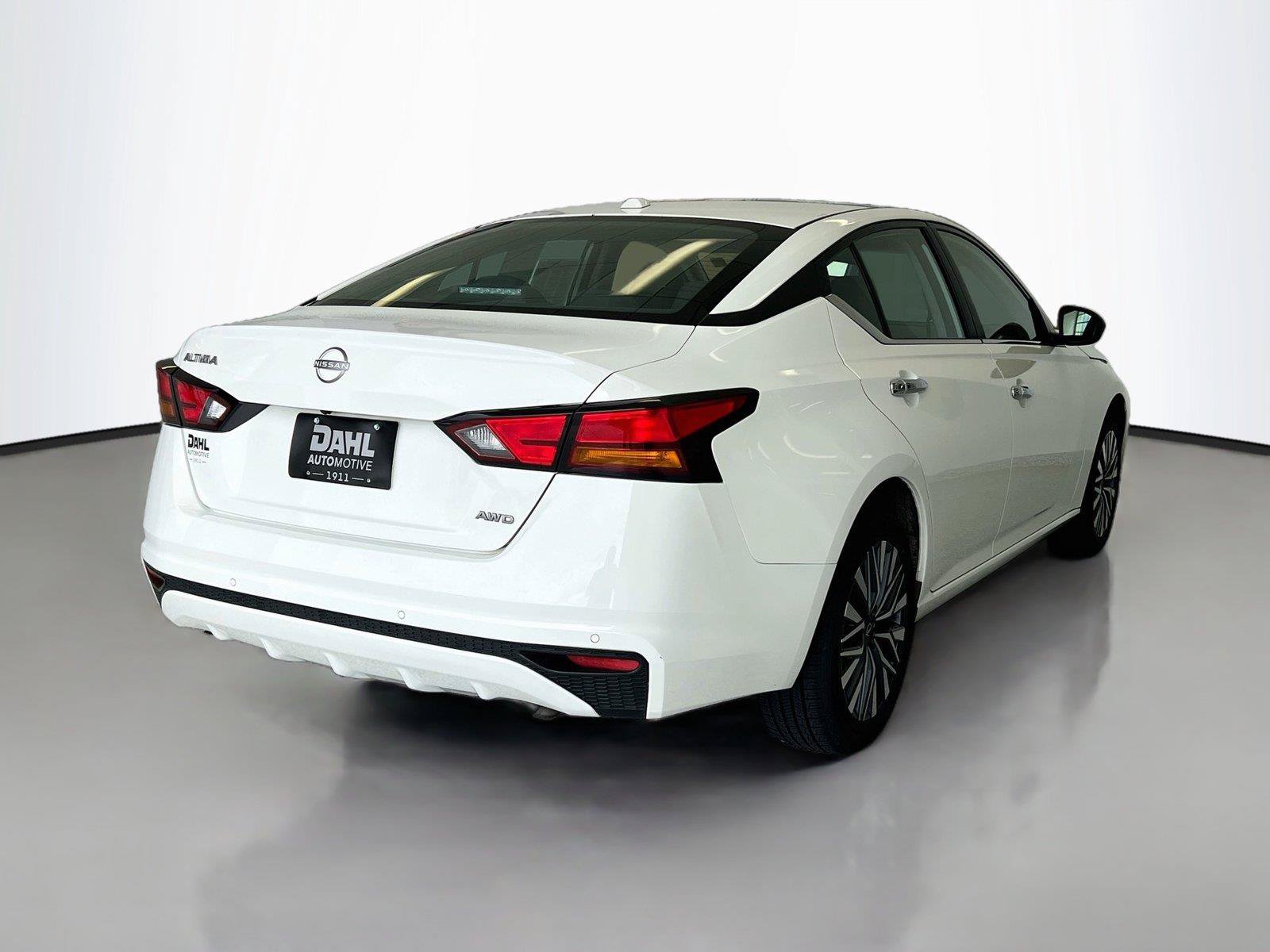 Used 2025 Nissan Altima 2.5 SV AWD/4WD image 13