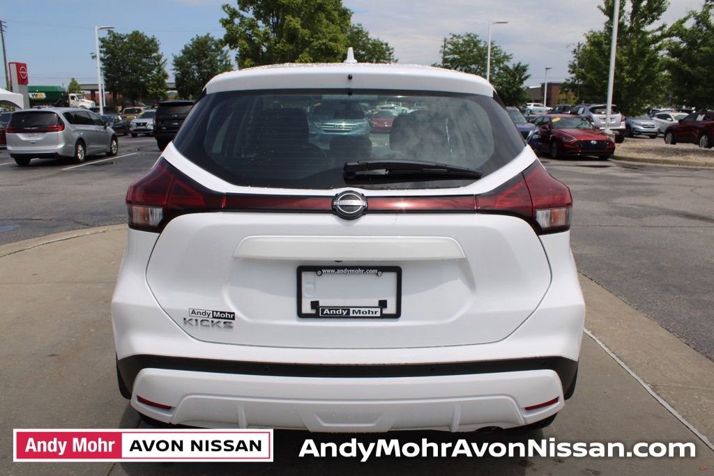 New 2025 Nissan Kicks Play S image 4