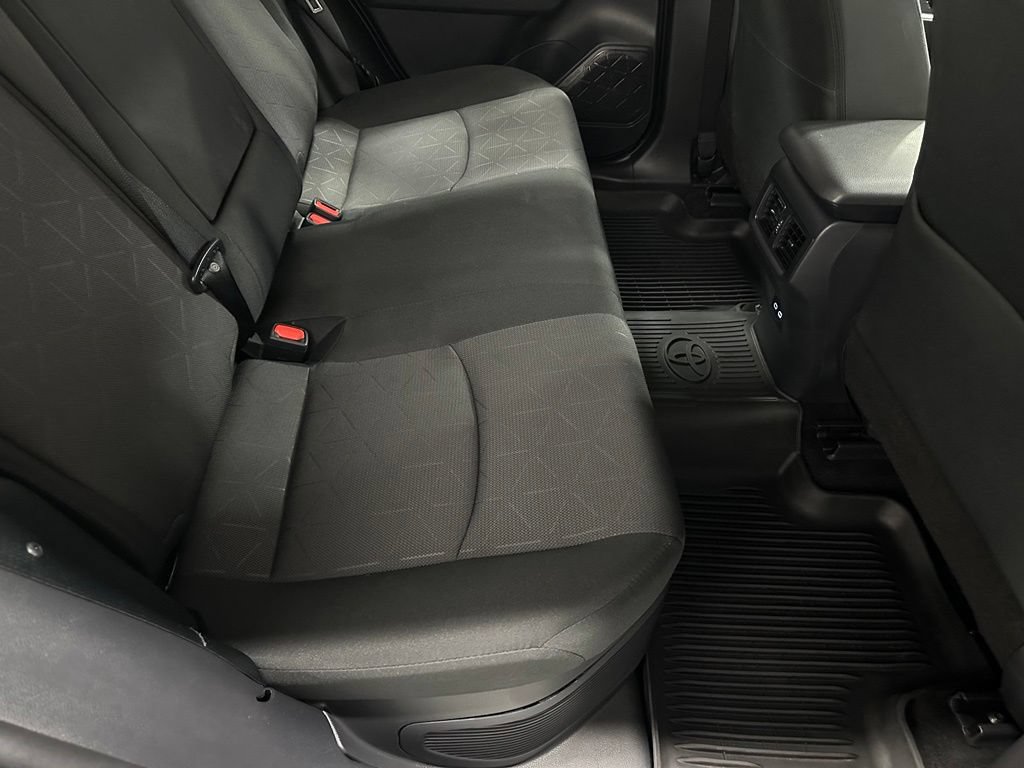 Used 2025 Toyota RAV4 XLE AWD/4WD image 53