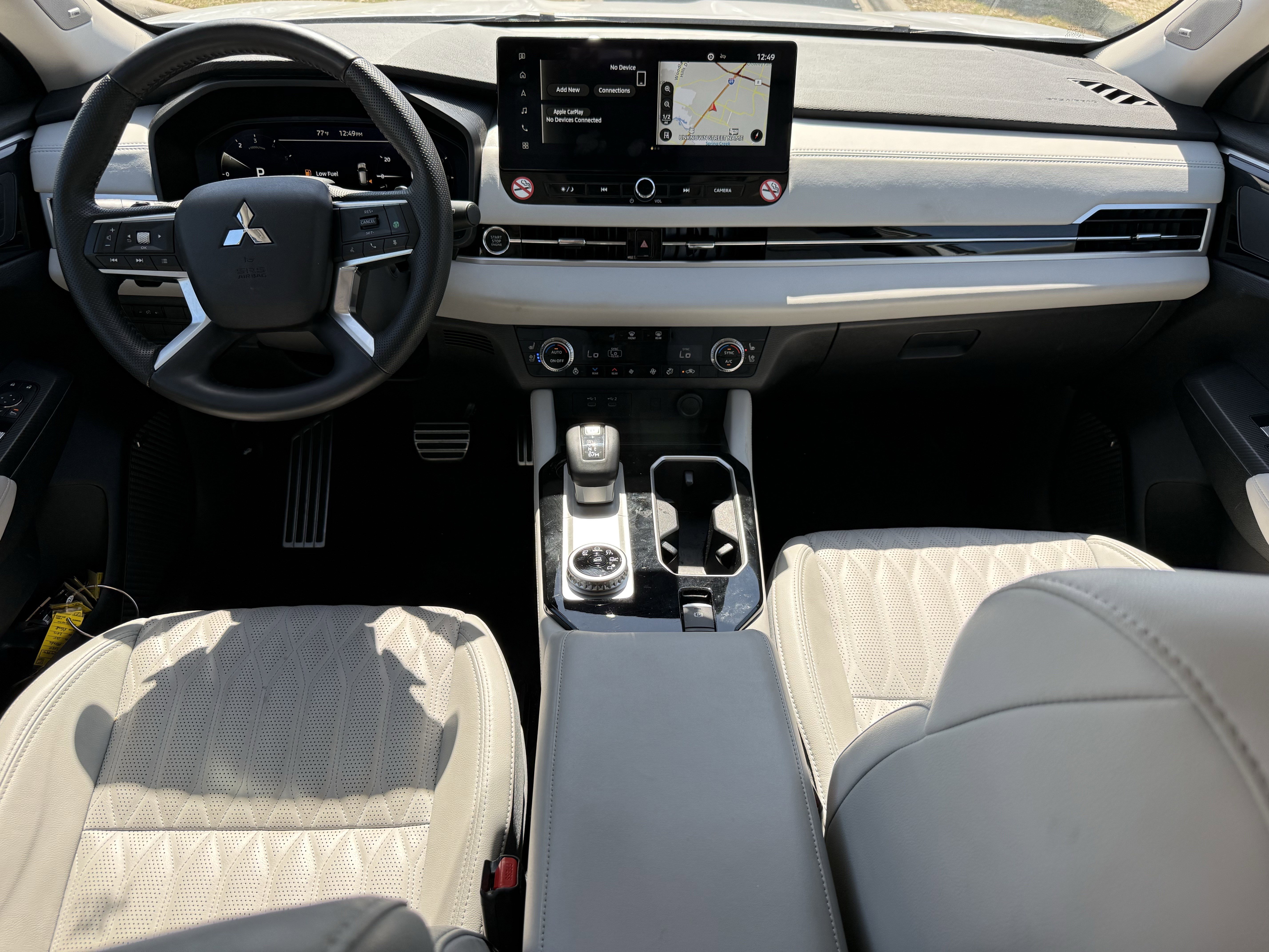 Used 2025 Mitsubishi Outlander SEL image 13