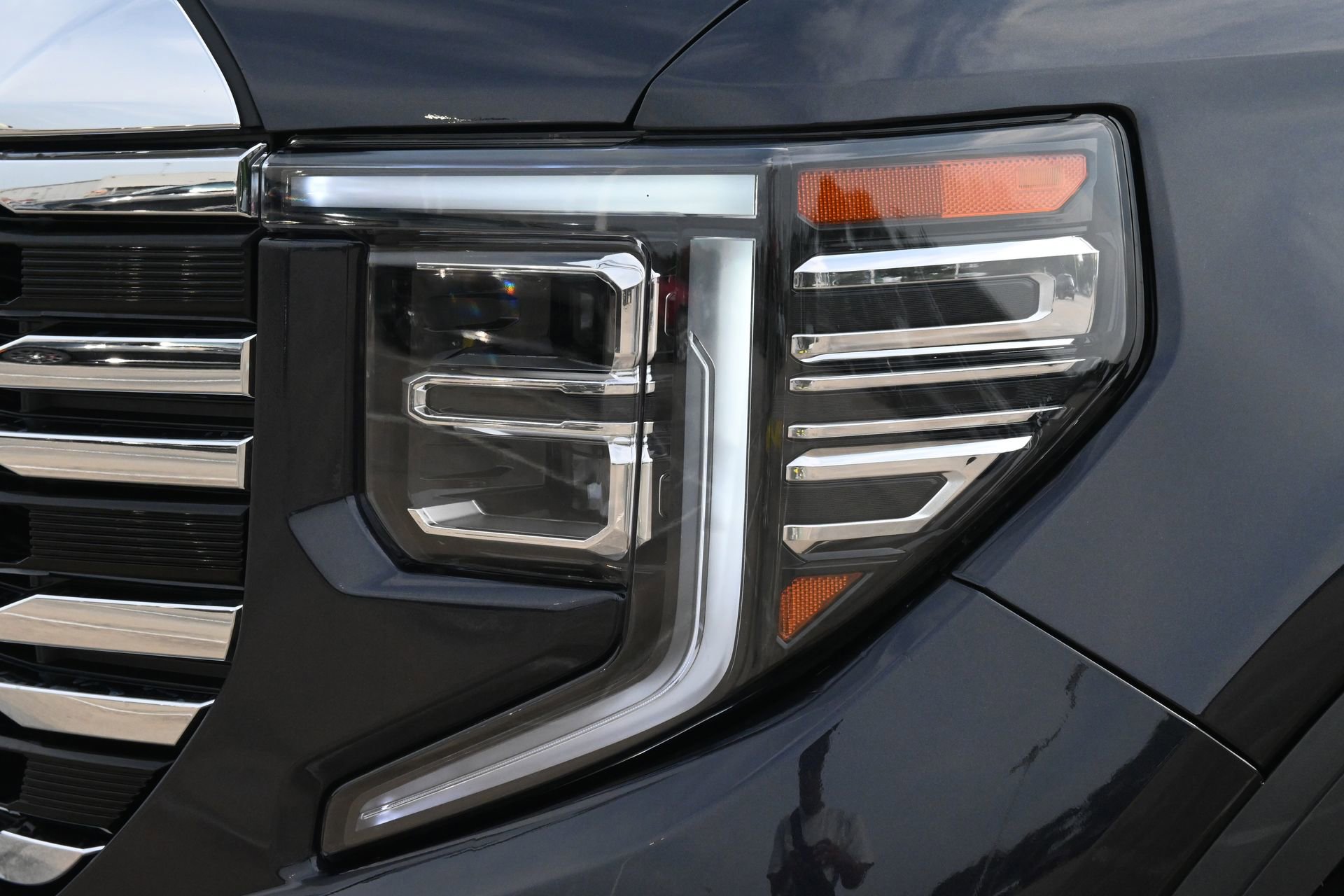 Used 2025 GMC Sierra 1500 SLT RWD image 27
