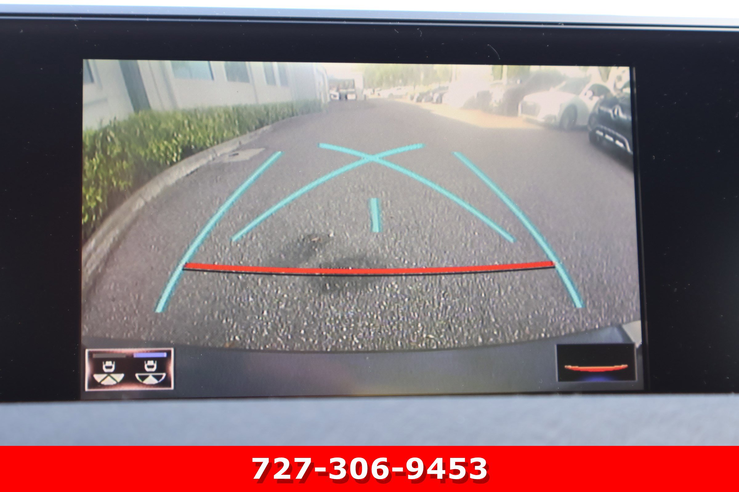 Used 2019 Lexus UX 250h w/ Premium Package image 4