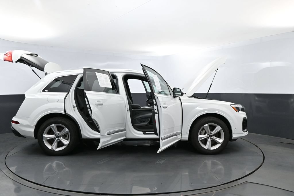 Used 2025 Audi Q7 3.0T Premium w/ Convenience Package AWD/4WD image 30
