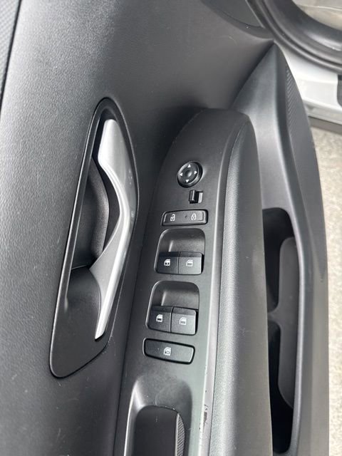 Used 2022 Hyundai Tucson SE w/ Cargo Package image 17