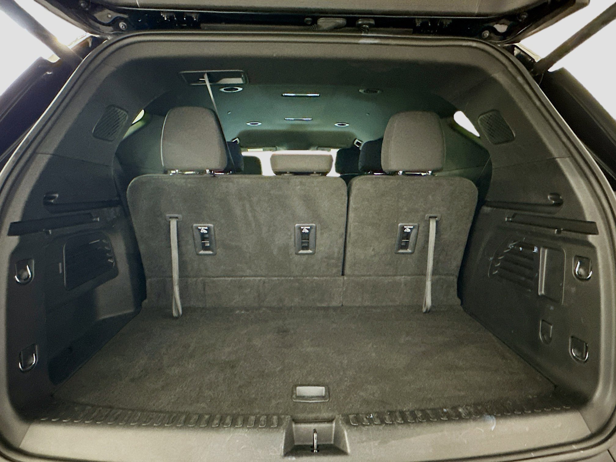 Used 2025 Chevrolet Traverse LT image 31