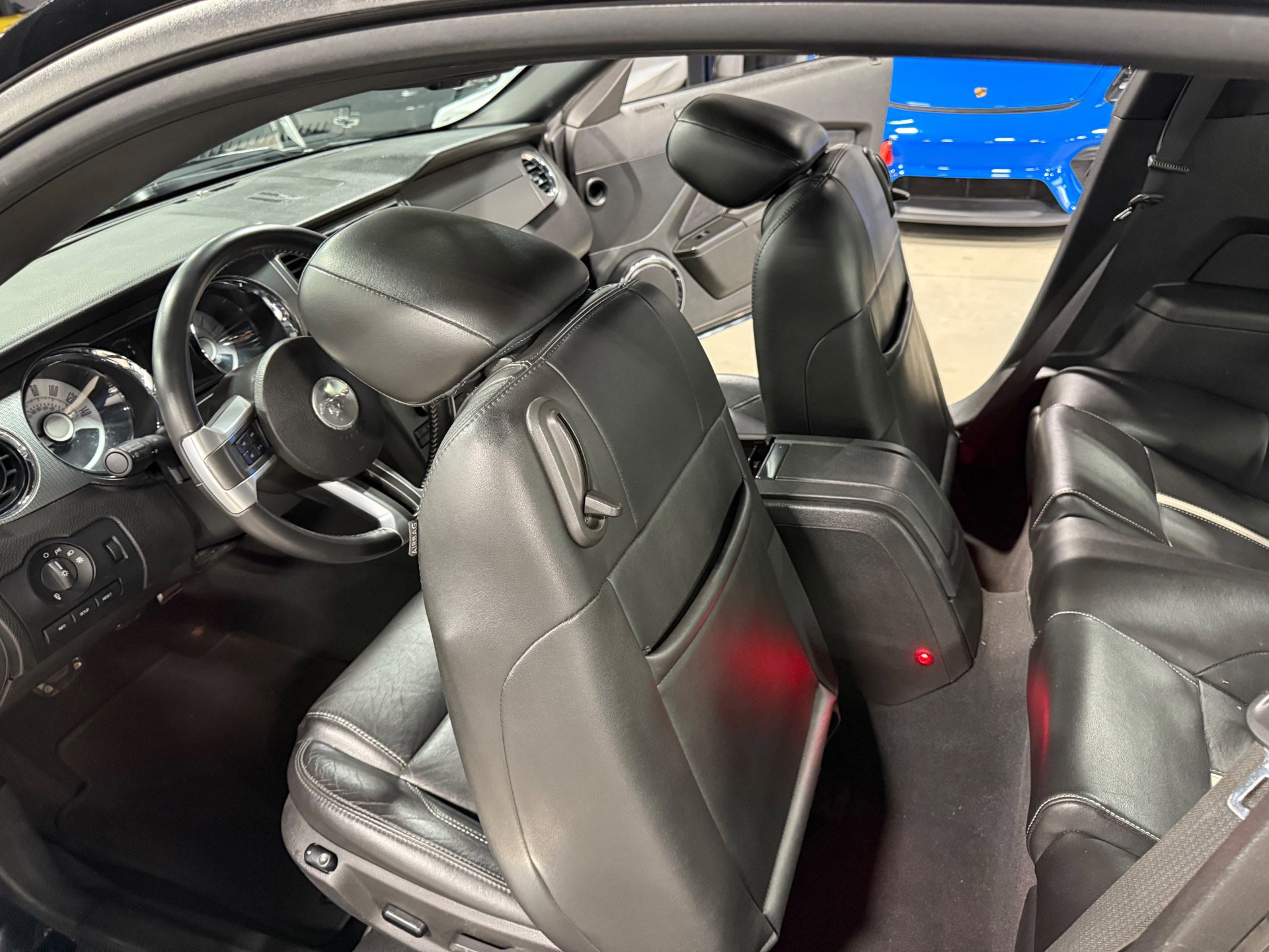 Used 2010 Ford Mustang GT image 40