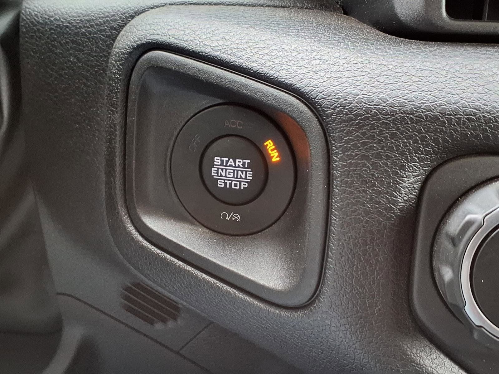 Used 2024 Jeep Gladiator Sport AWD/4WD image 15