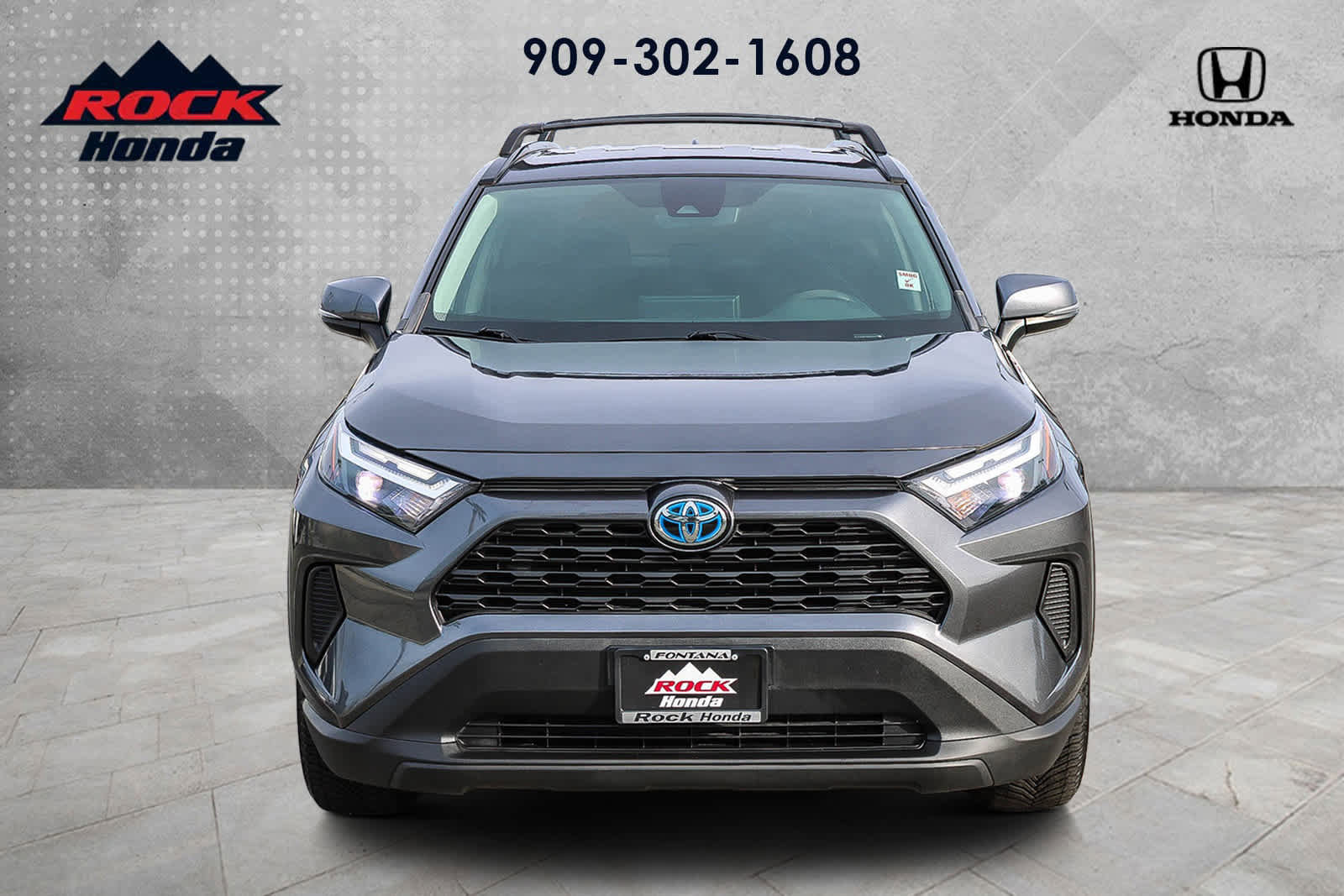 Used 2023 Toyota RAV4 XLE image 2