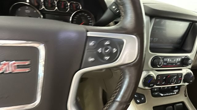 Used 2016 GMC Yukon SLT w/ Open Road Package AWD/4WD image 17